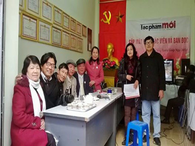 Đ&ocirc;ng đảo CTV v&agrave; bạn đọc đến với T&Aacute;C PHẨM MỚI